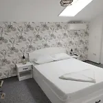 Casa Jolie 3*